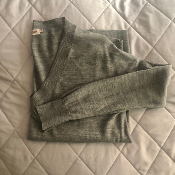 Soaked In Luxury sweater in great condition - Picture 2 of 3